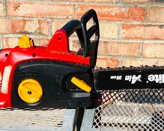 Homelite 14 in. 9 Amp Electric Chainsaw