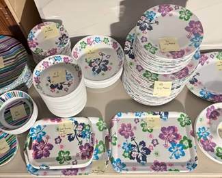 Colorful Plastic Platters,Plates,Bowls and Trays