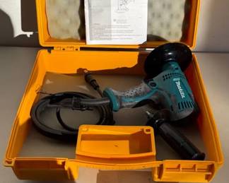 Makita Disc Sander and Fiber Resin Discs