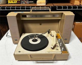 General Electric Wildcat Portable Stereo System