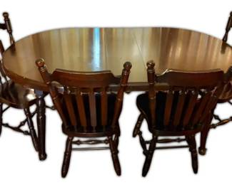 Oval Wooden Dining Table w 4 Chairs