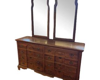 Broyhill Premier Dresser With Two Mirrors