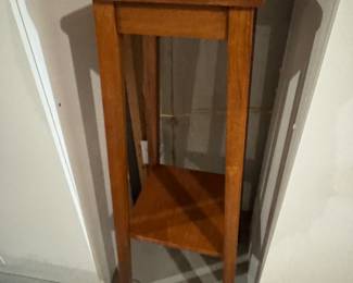 pedestal - plant stand