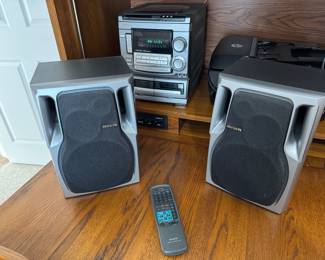 "aiwa" CX-NMT520 Digital Audio System with speakers & remote