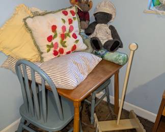 Children table and 2 chairs set