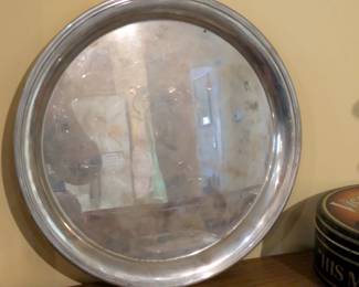 Lunt Sterling Silver 42 platter (11" diam., about 500 gr)