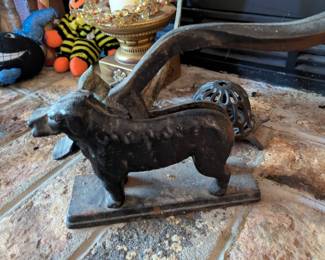 Cast iron dog nutcracker