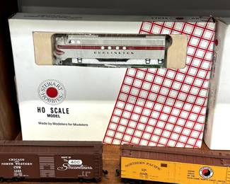 Stewart Hobbies HO Scale rail car CNW #1255 and NP 91228 and Burlington Northern Locomotive kits