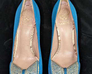 Another look at the sassy pair of vintage Vince Camuto blue satin rhinestone heels and bows open toe shoes, size 7