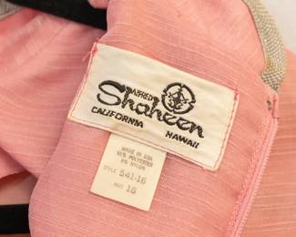 Closeup of vintage Alfred Shaheen 1960s pink maxi dress / caftan, size 16