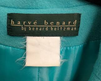 Closeup of vintage Harvé Bernard by Benard Holtzman women's robin's egg blue wool blazer