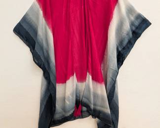 A beautiful tie dye hand-painted cotton kimono / robe with tassels on corners, made by the women of Pushpanjali, a fair trade organization located in Agra, India