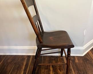 M82 - $25. Single Antique Chair. 