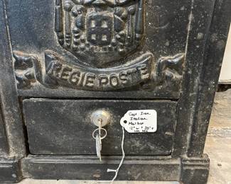 M25 - $300. Italian Cast Iron Mailbox. Privata - Cassetta Per Lelettere - Regie Poste. Measures 12" wide x 20" tall. Has keys. 