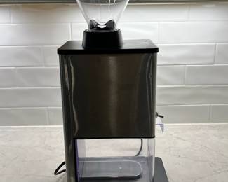 M21 - $50. Waring Pro Professional Ice Crusher. Model IC70. 