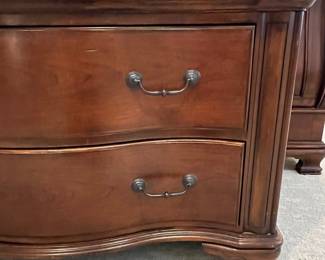 M33 - $95. Samson International. Measures 46.5" x 22" x 26.5". Short dresser / TV Stand. Sturdy and in good condition - scratch on the top. Drawers slide easily. 