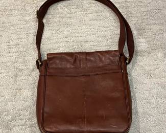 M110 - $25. Vintage Fossil Brown Leather Crossbody. Measures 11" x 3.25" x 10". 