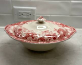 M22 - $300. "Strawberry Fair" Made in England Johnson Brothers. 8 dinner plates. 8 square salad plates. 8 Bread & Butter. 8 saucers. 7 cups. 8 Berry Bowls. 1 platter. 1 serving bowl. 1 gravy boat. 1 covered serving bowl. 