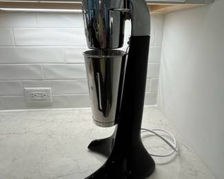 M96 - $40. Kitchen Classics by Waring Drink Mixer. 