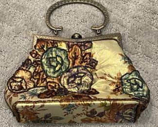 M108 - $20. Vintage Victorian Style Floral Beaded Purse. Measures 8.5" x 6.5". 