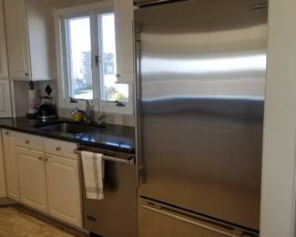 36: Sub-Zero refrigerator model B1-36U/S/TH mfg. Jan. 2014