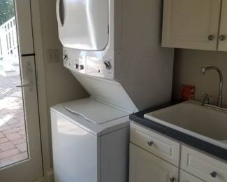 Gas washer/dryer combo