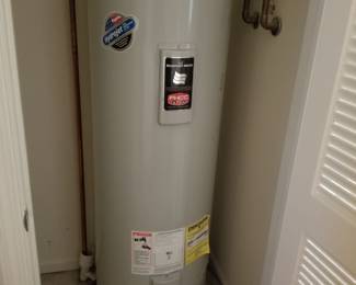 ELECTRIC hot water heater
