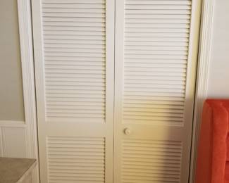 Louvered bifold doors
