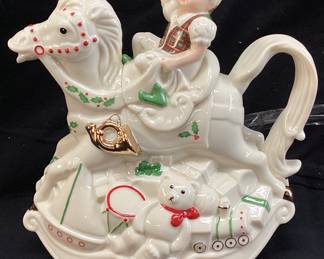LENOX SANTAâ€™S HOLIDAY TOYSHOP ELF TEAPOT, 9.5in H