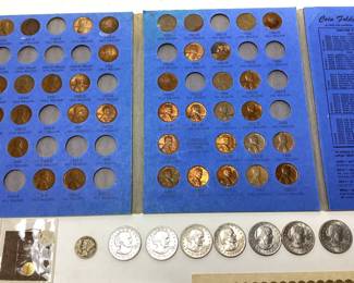 ASSORTED COINS, LINCOLN PENNIES, SUSAN B ANTHONY DOLLARS, 1 SILVER MERCURY DIME, 1 SMALL 8kt GOLD COIN & 1977 ISRAEL COIN SET