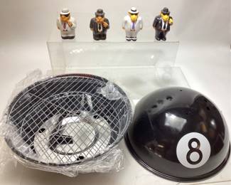 CAMEL 8 BALL BACKYARD GRILL & JOE CAMEL SALT & PEPPER SHAKERS