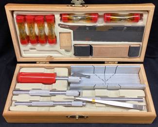 DELUXE KNIFE & TOOL SET