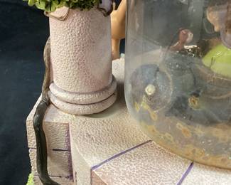 VTG. DISNEY SNOW WHITE MUSICAL SNOW GLOBE SMALL CRACK ON 1 PILLAR NO SHIPPING PICKUP ONLY