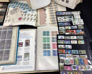ASSORTED WORLD STAMPS COLLECTION, NEW ZELAND, INDONESIA, POLAND, HONG KONG, VIETNAM, U.S., COMMEMORATIVES, BICENTENNIAL ERA 50 STATES-50 FLAGS, GREECE, NEPAL