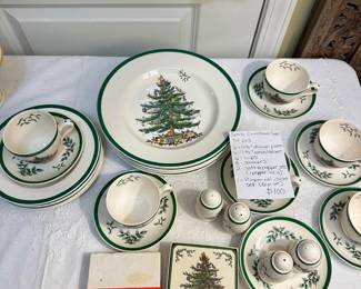 #134 Spode Christmas Dish Set - 31 pcs. 6 place settings $100.00