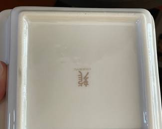 #107 Syouruu Irami Style- Lazy Susan w/5 removable Sections and lid $35.00