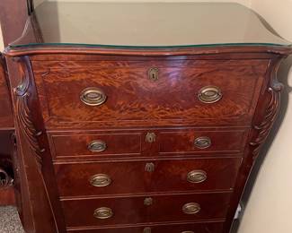#15 Vintage Antique Georgian Style Wood "Mahogany" Chest of drawers 5 drawers. Glass top. 49h x 20d x 33w $150.00