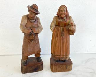 Lot 9236 Vintage Italian Wood Carved Farmer and Wife