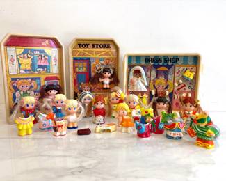 Lot 9145 Vintage Knickerbocker Dolly Pops Poptown Toy Store Playset
