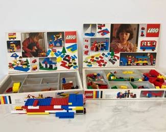 Lot 7198 Vintage Legos from 113  114 Sets
