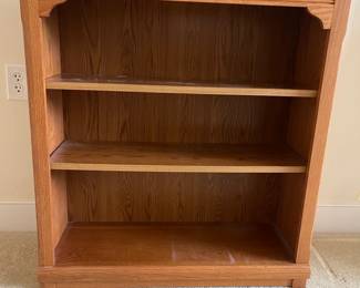 Lot 8613 Bookshelf