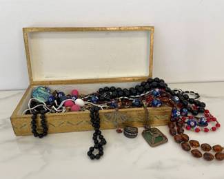 Lot 8882 Costume Jewelry  Trinket Box