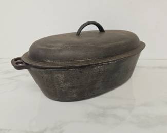 Lot 9106 Antique Cast Iron Oval Roaster Pan