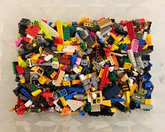 Lot 9067 3lb Lot of Loose Legos