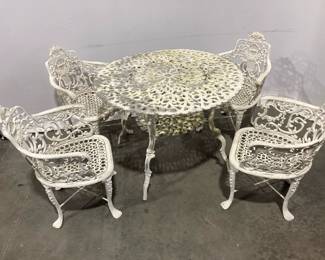 Lot 9372 Vintage Garden Patio Table and Chairs