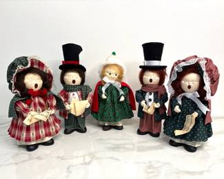 Lot 9075 Vintage Folk Art Christmas Carolers
