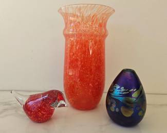 Lot 9030 Art Glass Vases  Bird