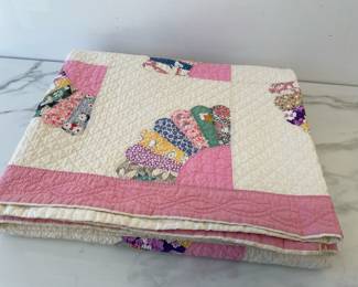 Lot 8800 Vintage Handmade Grandmothers Fan Quilt