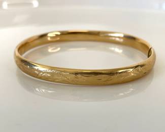 Lot 8546 14K Gold Hinged Bangle Bracelet
