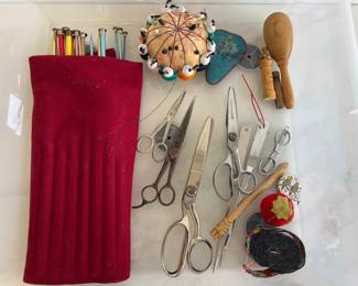 Lot 9206 Vintage Sewing Tools  Knitting Needles  Wiss Pinking CMon